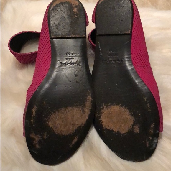 Elizabeth and James Sandals - Picture 7 of 7